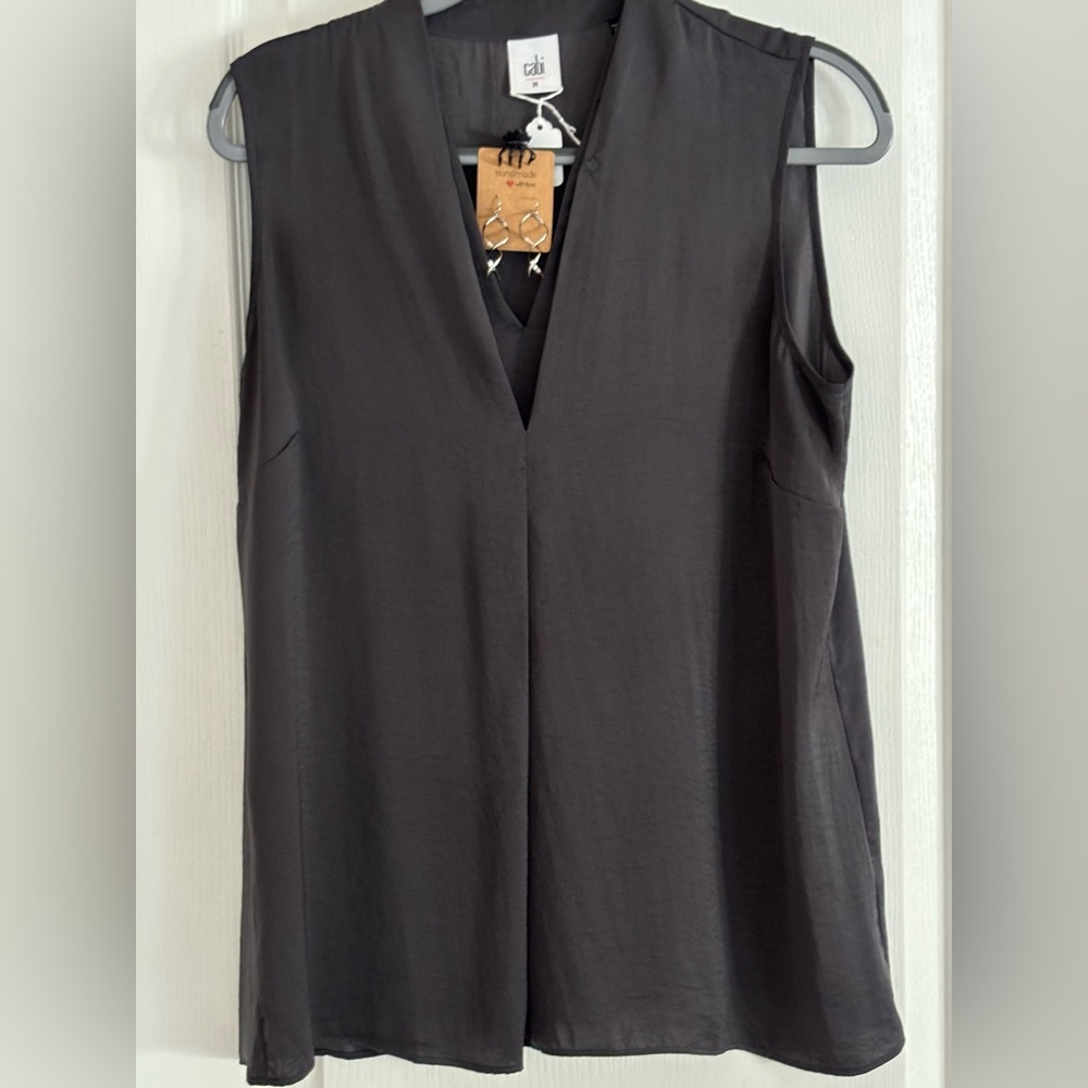 Cabi Grey Veneer Sleeveless Top & Earrings